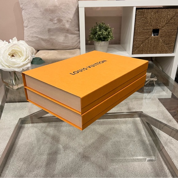 Louis Vuitton Magnetic Gift Boxes - Picture 2 of 9